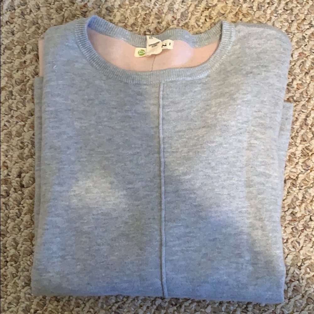 Akini sweater